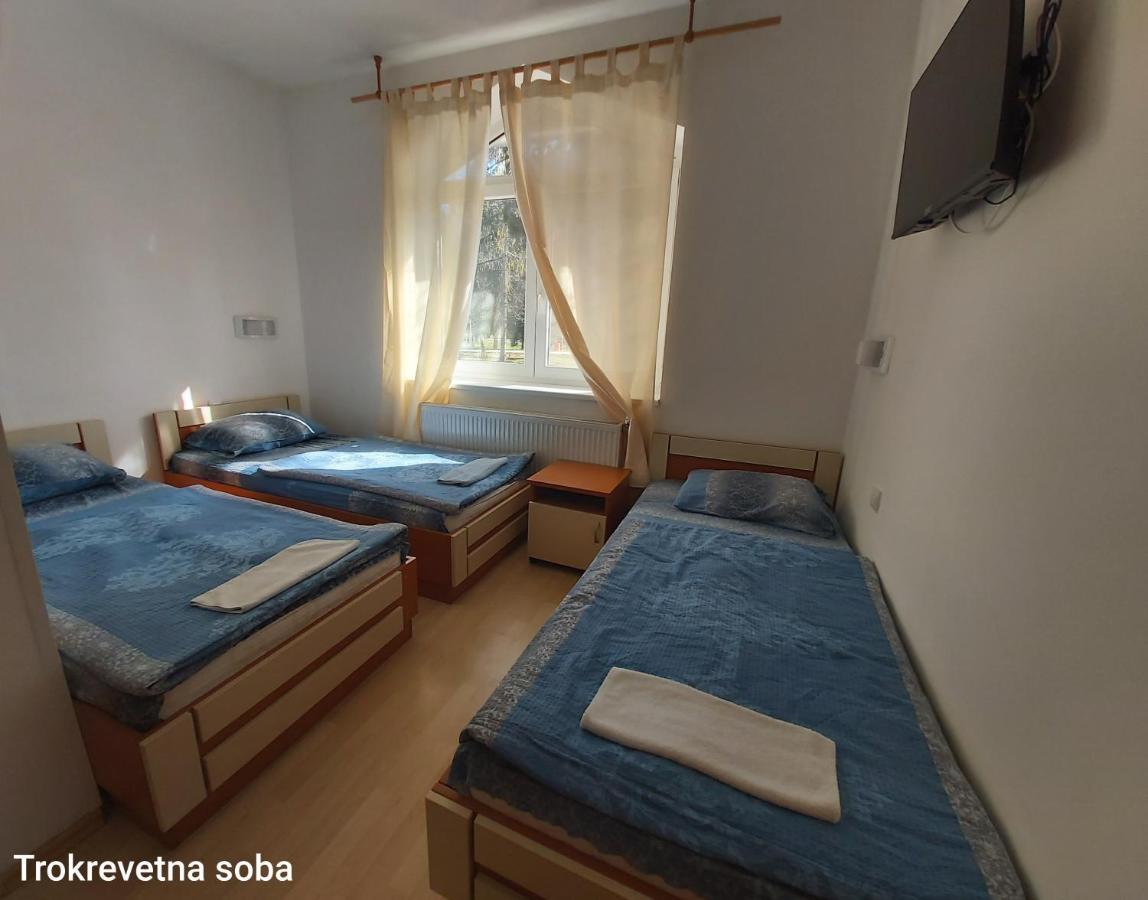 Auberge de jeunesse Adica Prenociste Sport Wellness Centar - Bazeni à Ada Extérieur photo