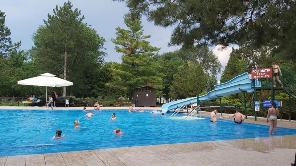 Auberge de jeunesse Adica Prenociste Sport Wellness Centar - Bazeni à Ada Extérieur photo