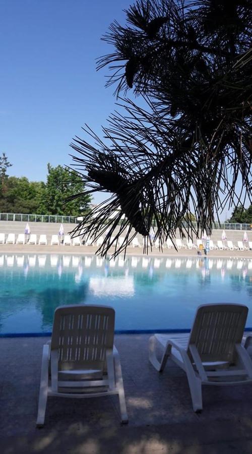 Auberge de jeunesse Adica Prenociste Sport Wellness Centar - Bazeni à Ada Extérieur photo