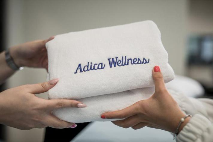 Auberge de jeunesse Adica Prenociste Sport Wellness Centar - Bazeni à Ada Extérieur photo