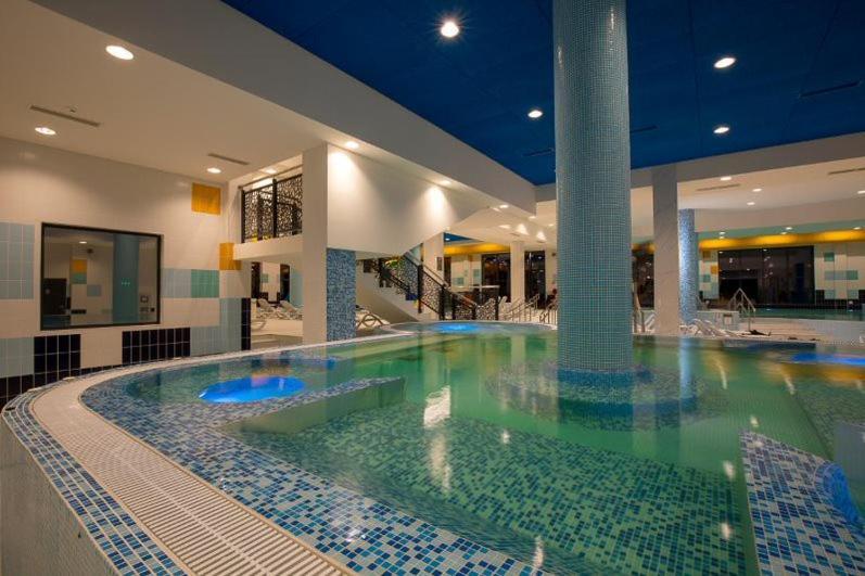 Auberge de jeunesse Adica Prenociste Sport Wellness Centar - Bazeni à Ada Extérieur photo